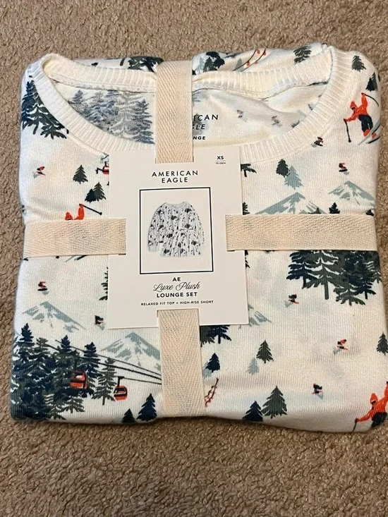 American Eagle Outfitters Cream Plush Lounge Set with Green Trees & Red Skiers - Picture 2 of 3